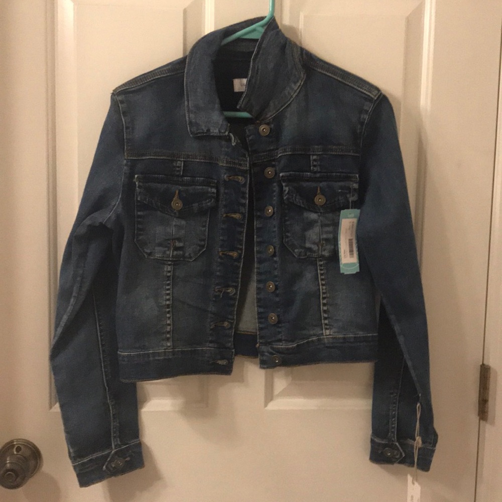 Avians Cropped Denim Jacket